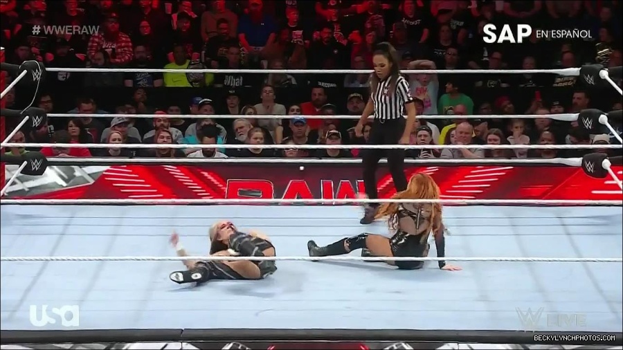 WWE_Monday_Night_Raw_2023_01_02_720p_HDTV_x264-NWCHD_mp4_005073940.jpg