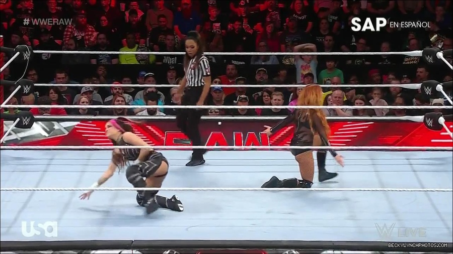 WWE_Monday_Night_Raw_2023_01_02_720p_HDTV_x264-NWCHD_mp4_005075142.jpg
