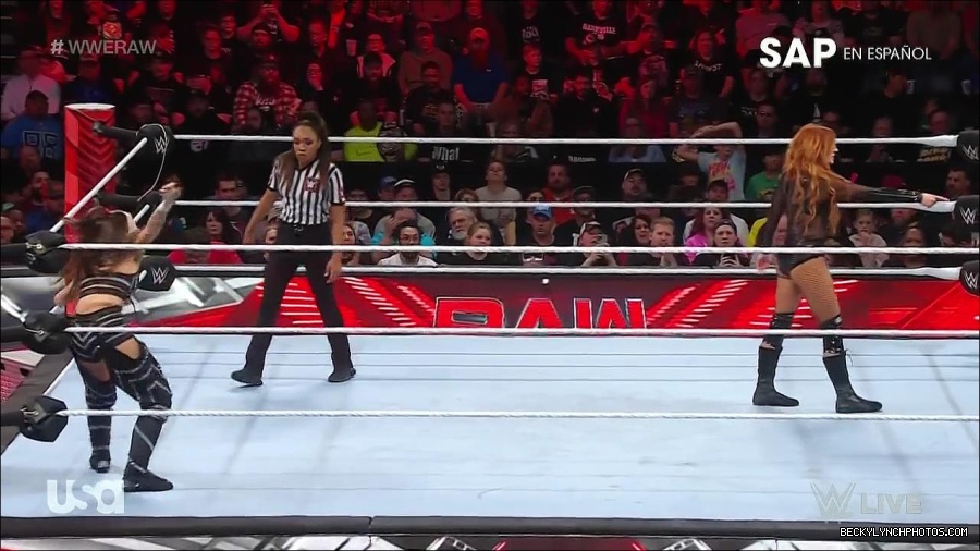 WWE_Monday_Night_Raw_2023_01_02_720p_HDTV_x264-NWCHD_mp4_005076743.jpg