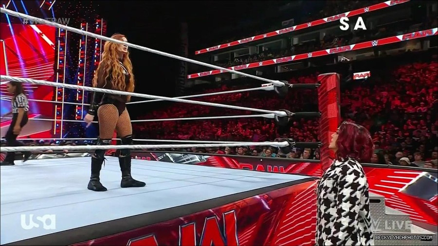 WWE_Monday_Night_Raw_2023_01_02_720p_HDTV_x264-NWCHD_mp4_005077544.jpg