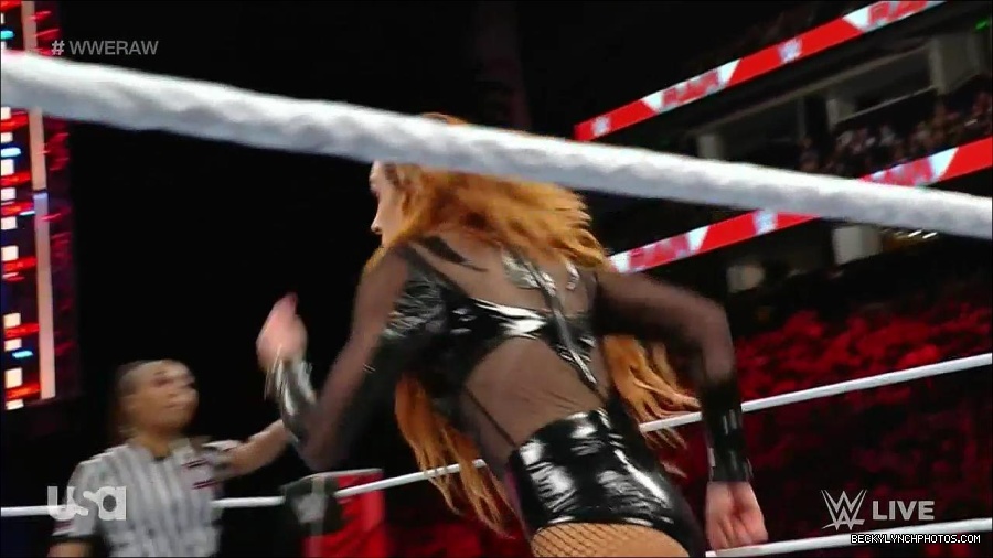 WWE_Monday_Night_Raw_2023_01_02_720p_HDTV_x264-NWCHD_mp4_005080347.jpg