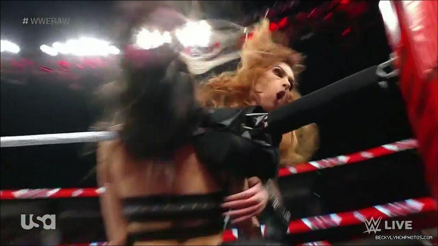 WWE_Monday_Night_Raw_2023_01_02_720p_HDTV_x264-NWCHD_mp4_005081948.jpg