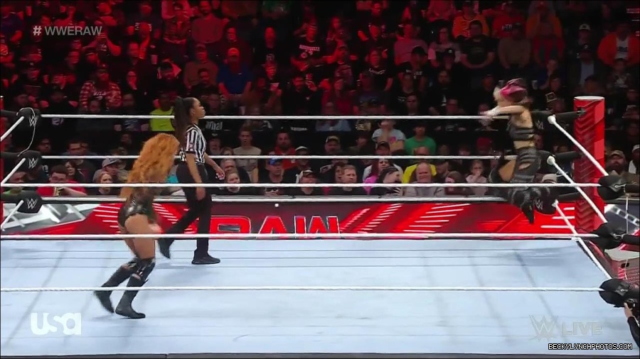 WWE_Monday_Night_Raw_2023_01_02_720p_HDTV_x264-NWCHD_mp4_005087554.jpg