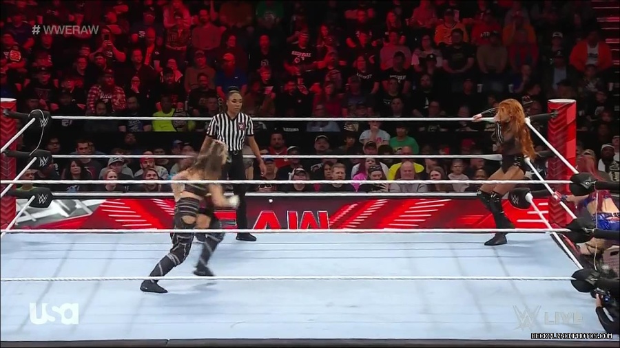 WWE_Monday_Night_Raw_2023_01_02_720p_HDTV_x264-NWCHD_mp4_005090357.jpg