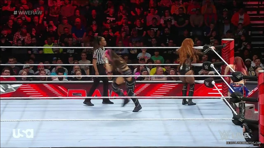 WWE_Monday_Night_Raw_2023_01_02_720p_HDTV_x264-NWCHD_mp4_005092759.jpg