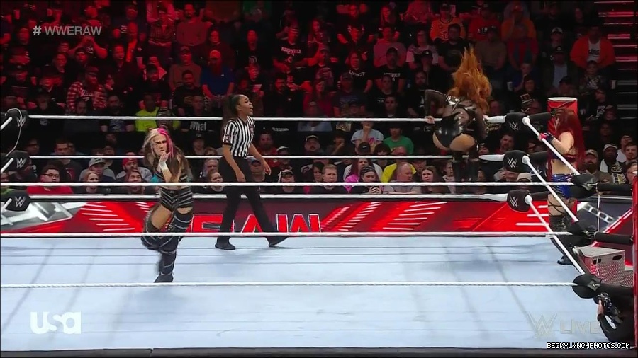 WWE_Monday_Night_Raw_2023_01_02_720p_HDTV_x264-NWCHD_mp4_005093560.jpg
