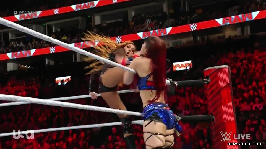 WWE_Monday_Night_Raw_2023_01_02_720p_HDTV_x264-NWCHD_mp4_005094361.jpg