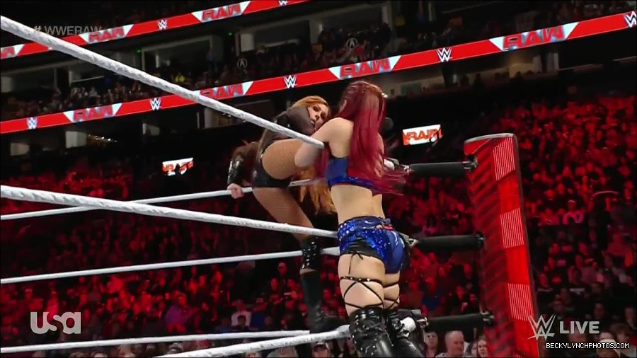 WWE_Monday_Night_Raw_2023_01_02_720p_HDTV_x264-NWCHD_mp4_005094761.jpg