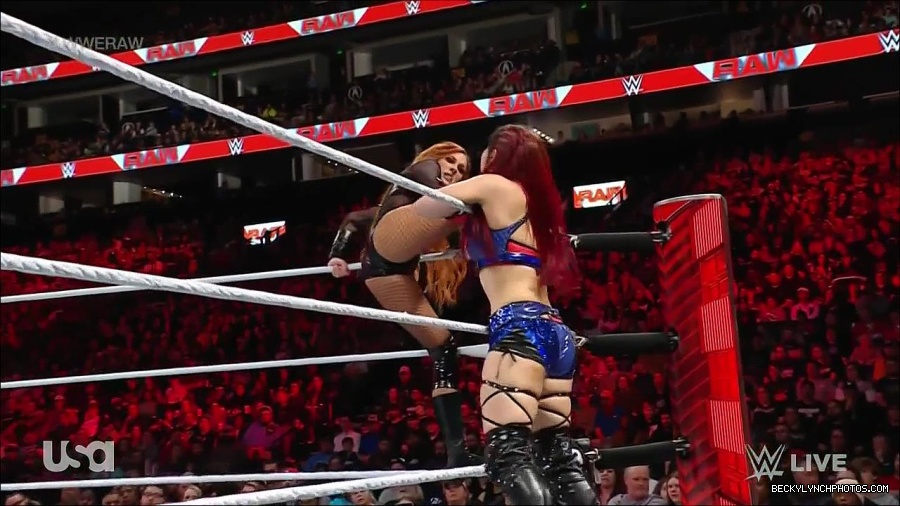 WWE_Monday_Night_Raw_2023_01_02_720p_HDTV_x264-NWCHD_mp4_005095162.jpg