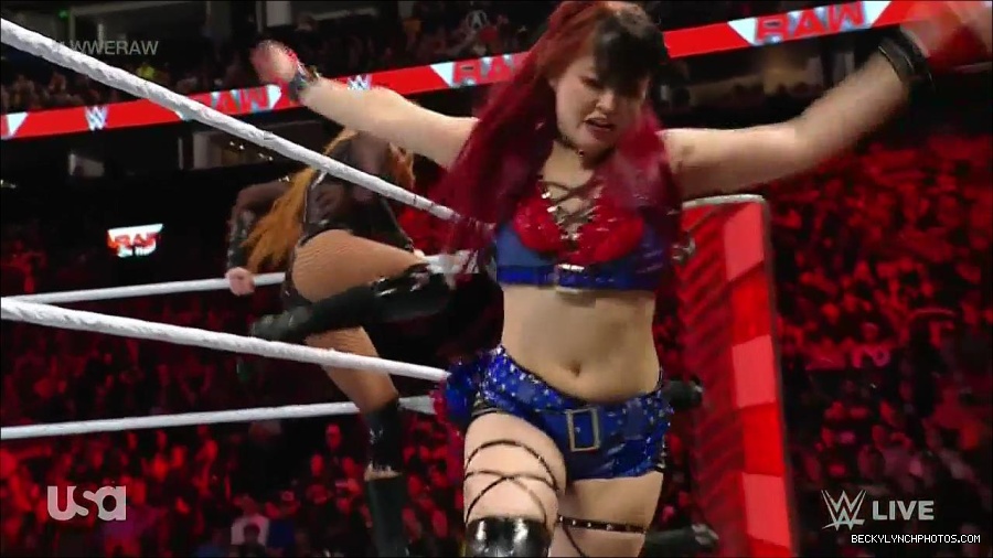 WWE_Monday_Night_Raw_2023_01_02_720p_HDTV_x264-NWCHD_mp4_005096363.jpg
