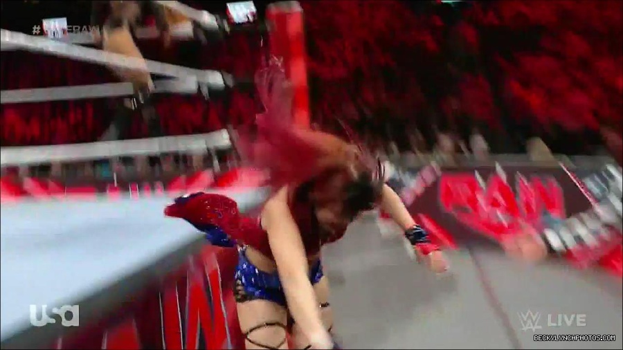 WWE_Monday_Night_Raw_2023_01_02_720p_HDTV_x264-NWCHD_mp4_005096763.jpg