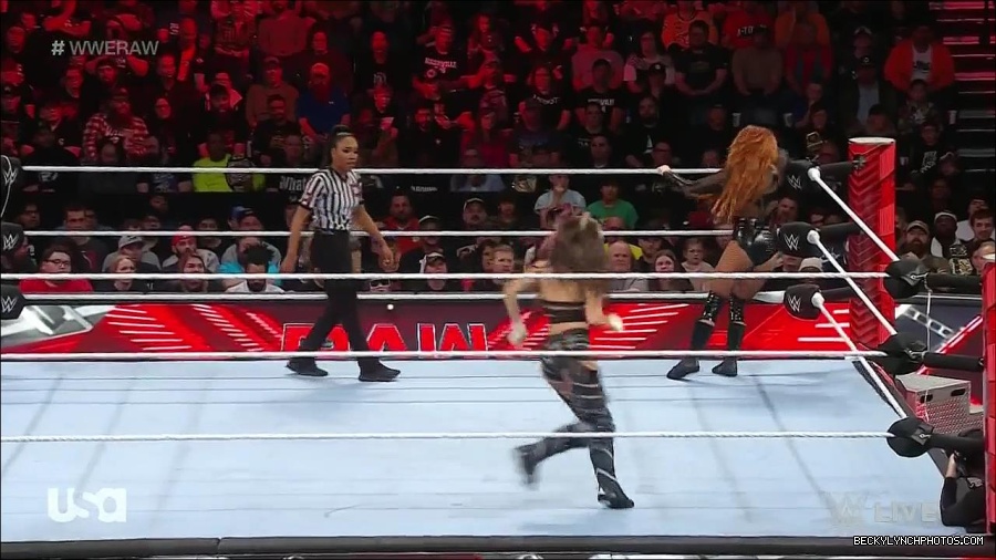 WWE_Monday_Night_Raw_2023_01_02_720p_HDTV_x264-NWCHD_mp4_005097564.jpg