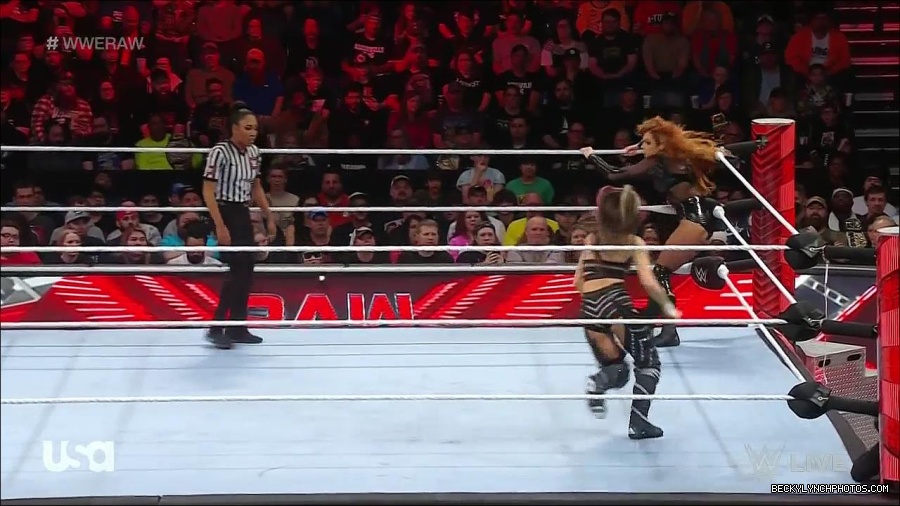 WWE_Monday_Night_Raw_2023_01_02_720p_HDTV_x264-NWCHD_mp4_005097964.jpg