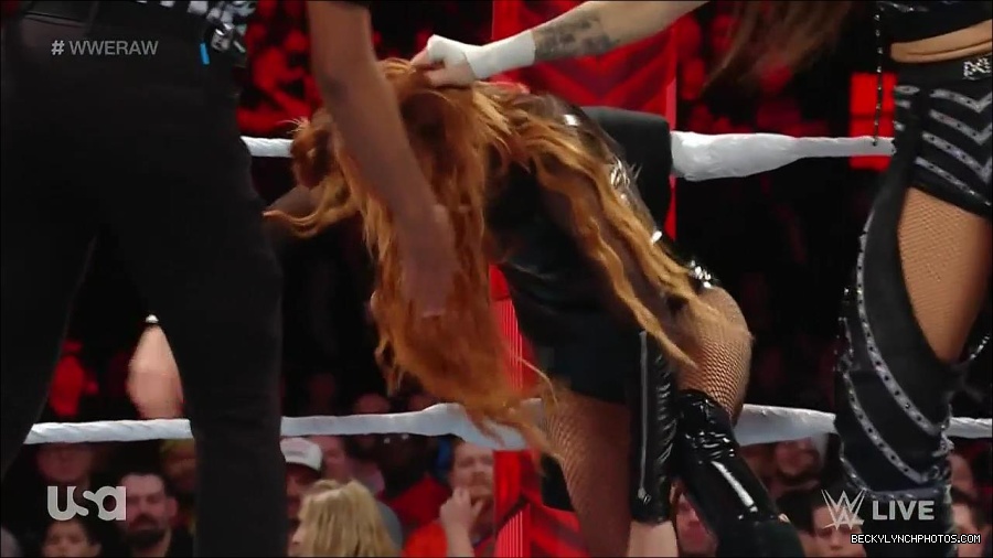 WWE_Monday_Night_Raw_2023_01_02_720p_HDTV_x264-NWCHD_mp4_005101568.jpg
