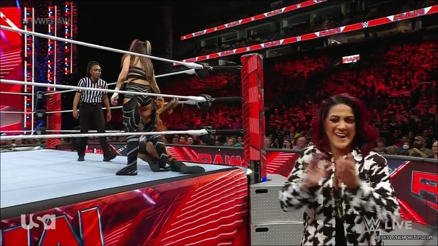 WWE_Monday_Night_Raw_2023_01_02_720p_HDTV_x264-NWCHD_mp4_005103170.jpg