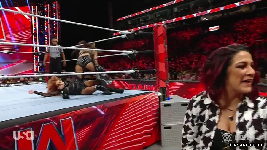 WWE_Monday_Night_Raw_2023_01_02_720p_HDTV_x264-NWCHD_mp4_005104371.jpg