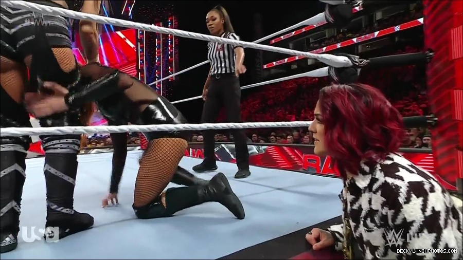 WWE_Monday_Night_Raw_2023_01_02_720p_HDTV_x264-NWCHD_mp4_005113980.jpg