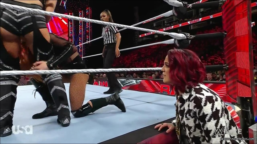 WWE_Monday_Night_Raw_2023_01_02_720p_HDTV_x264-NWCHD_mp4_005114381.jpg