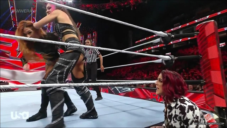 WWE_Monday_Night_Raw_2023_01_02_720p_HDTV_x264-NWCHD_mp4_005115582.jpg