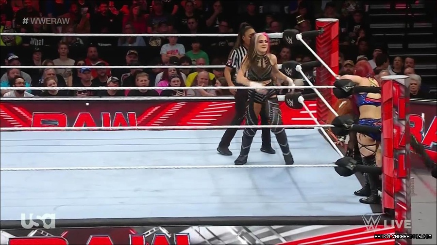 WWE_Monday_Night_Raw_2023_01_02_720p_HDTV_x264-NWCHD_mp4_005117184.jpg