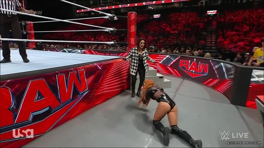 WWE_Monday_Night_Raw_2023_01_02_720p_HDTV_x264-NWCHD_mp4_005119186.jpg