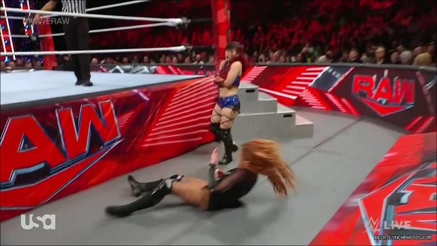 WWE_Monday_Night_Raw_2023_01_02_720p_HDTV_x264-NWCHD_mp4_005126793.jpg