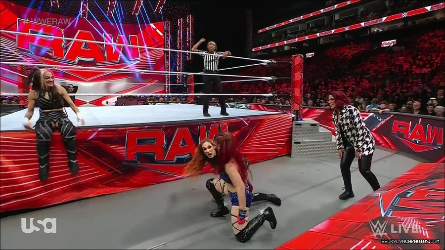 WWE_Monday_Night_Raw_2023_01_02_720p_HDTV_x264-NWCHD_mp4_005135202.jpg