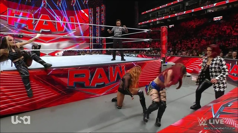 WWE_Monday_Night_Raw_2023_01_02_720p_HDTV_x264-NWCHD_mp4_005136803.jpg