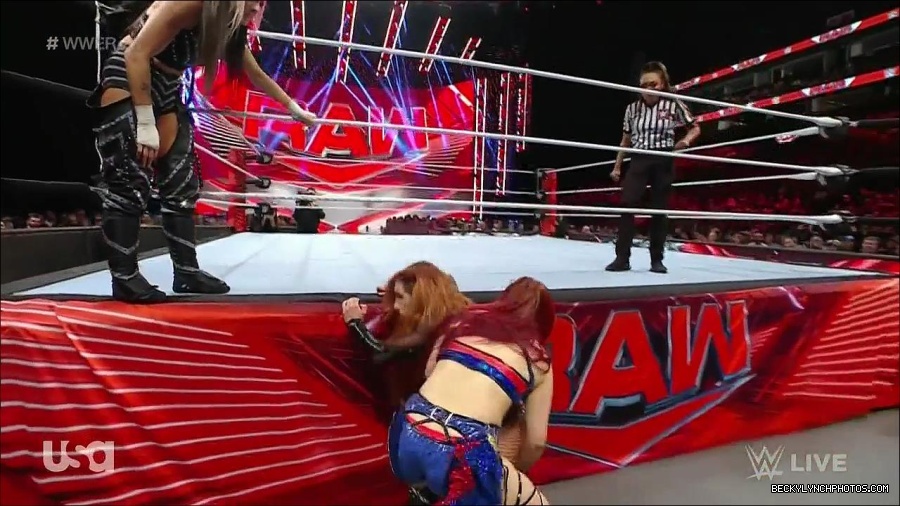 WWE_Monday_Night_Raw_2023_01_02_720p_HDTV_x264-NWCHD_mp4_005146813.jpg