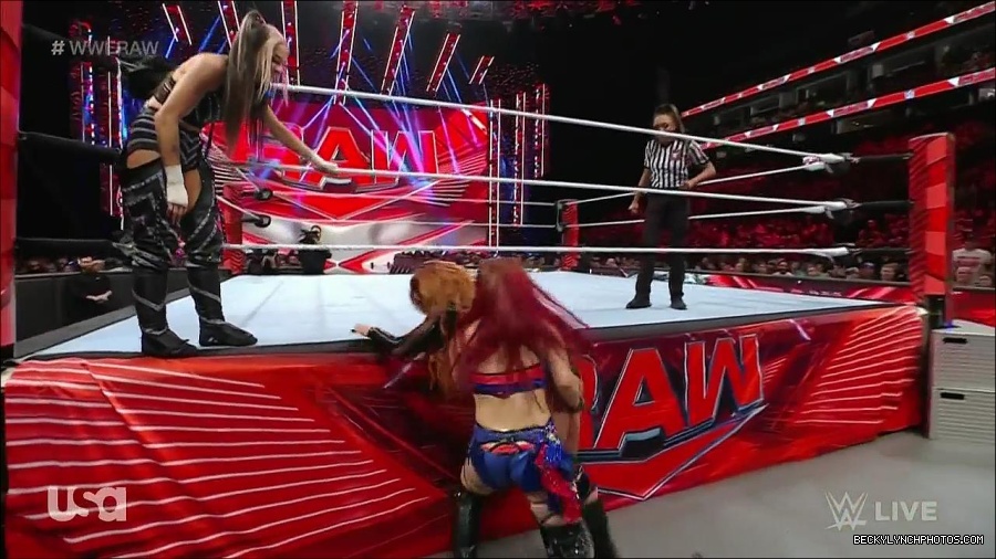 WWE_Monday_Night_Raw_2023_01_02_720p_HDTV_x264-NWCHD_mp4_005147214.jpg