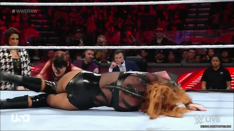WWE_Monday_Night_Raw_2023_01_02_720p_HDTV_x264-NWCHD_mp4_005149616.jpg