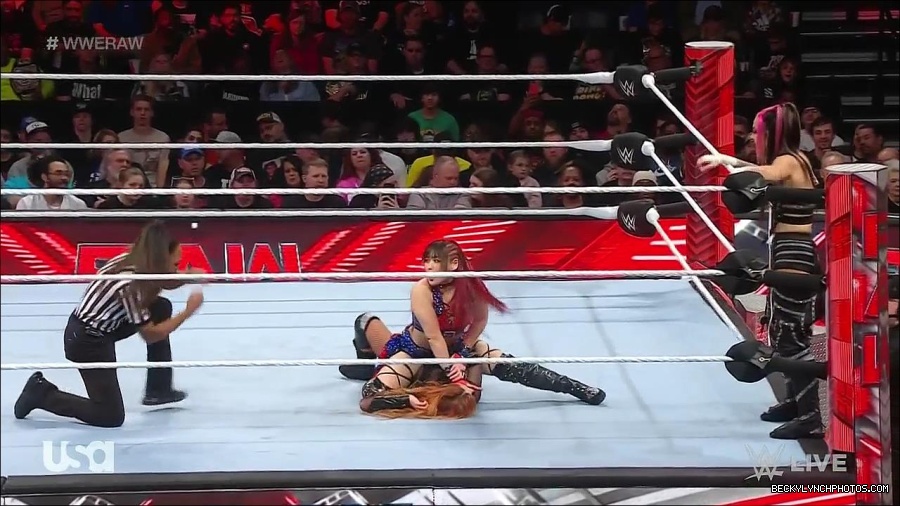 WWE_Monday_Night_Raw_2023_01_02_720p_HDTV_x264-NWCHD_mp4_005153620.jpg