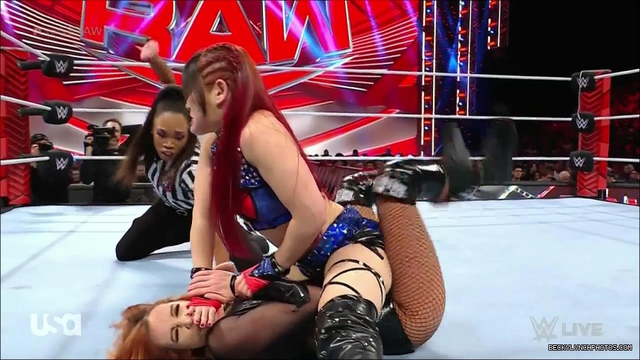 WWE_Monday_Night_Raw_2023_01_02_720p_HDTV_x264-NWCHD_mp4_005154821.jpg