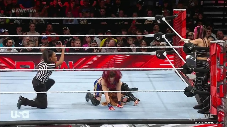 WWE_Monday_Night_Raw_2023_01_02_720p_HDTV_x264-NWCHD_mp4_005156022.jpg
