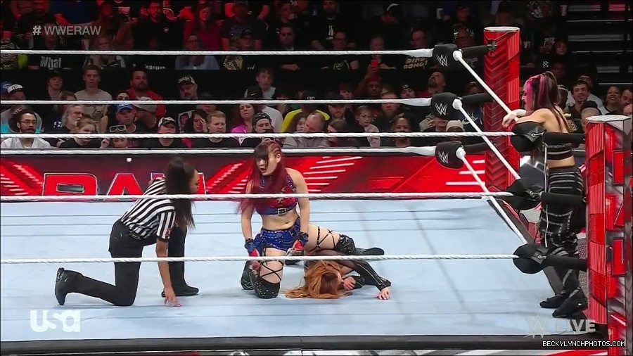 WWE_Monday_Night_Raw_2023_01_02_720p_HDTV_x264-NWCHD_mp4_005156823.jpg