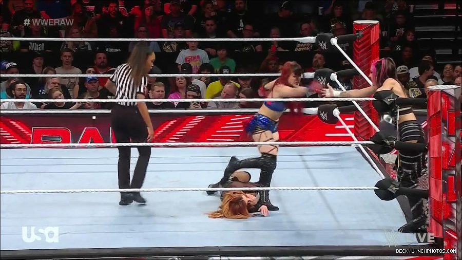 WWE_Monday_Night_Raw_2023_01_02_720p_HDTV_x264-NWCHD_mp4_005158425.jpg