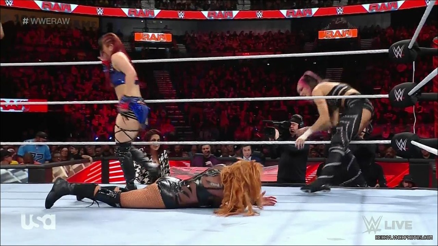 WWE_Monday_Night_Raw_2023_01_02_720p_HDTV_x264-NWCHD_mp4_005159626.jpg