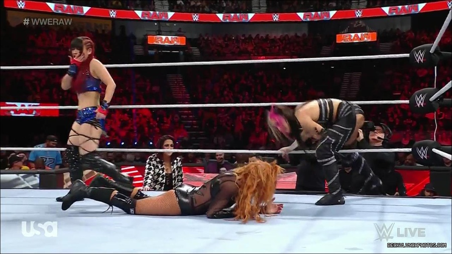 WWE_Monday_Night_Raw_2023_01_02_720p_HDTV_x264-NWCHD_mp4_005160026.jpg
