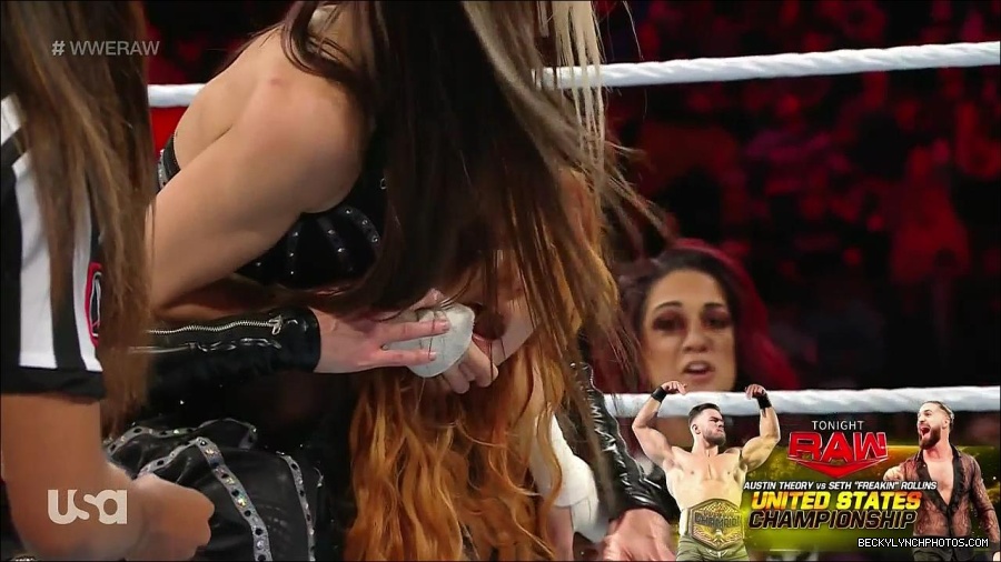 WWE_Monday_Night_Raw_2023_01_02_720p_HDTV_x264-NWCHD_mp4_005170437.jpg