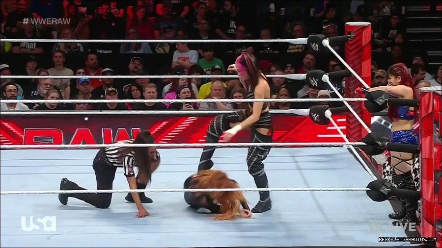 WWE_Monday_Night_Raw_2023_01_02_720p_HDTV_x264-NWCHD_mp4_005177010.jpg