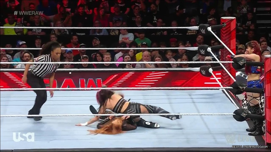 WWE_Monday_Night_Raw_2023_01_02_720p_HDTV_x264-NWCHD_mp4_005178211.jpg