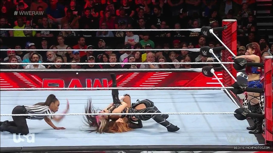 WWE_Monday_Night_Raw_2023_01_02_720p_HDTV_x264-NWCHD_mp4_005179012.jpg