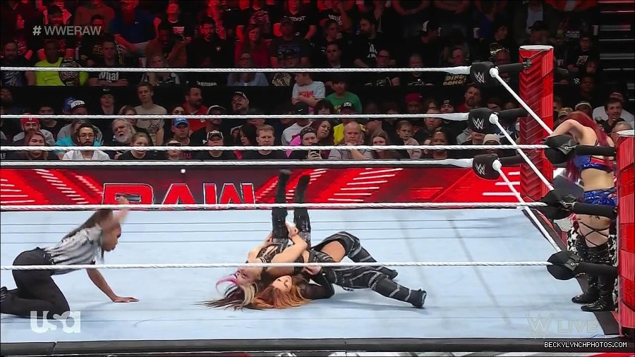 WWE_Monday_Night_Raw_2023_01_02_720p_HDTV_x264-NWCHD_mp4_005179813.jpg