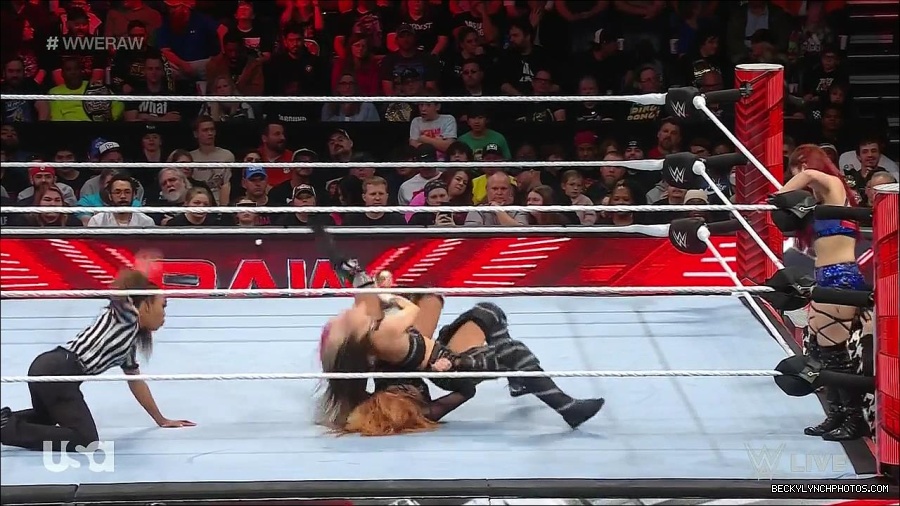 WWE_Monday_Night_Raw_2023_01_02_720p_HDTV_x264-NWCHD_mp4_005180213.jpg