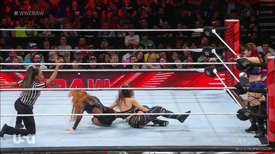 WWE_Monday_Night_Raw_2023_01_02_720p_HDTV_x264-NWCHD_mp4_005181414.jpg