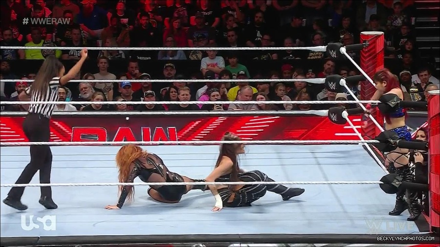 WWE_Monday_Night_Raw_2023_01_02_720p_HDTV_x264-NWCHD_mp4_005182616.jpg