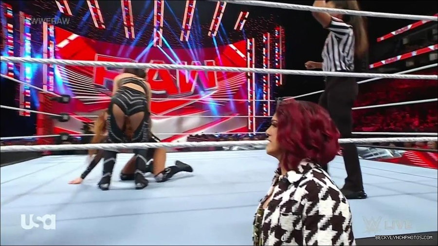 WWE_Monday_Night_Raw_2023_01_02_720p_HDTV_x264-NWCHD_mp4_005187020.jpg