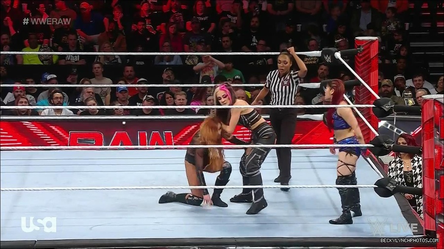 WWE_Monday_Night_Raw_2023_01_02_720p_HDTV_x264-NWCHD_mp4_005188221.jpg