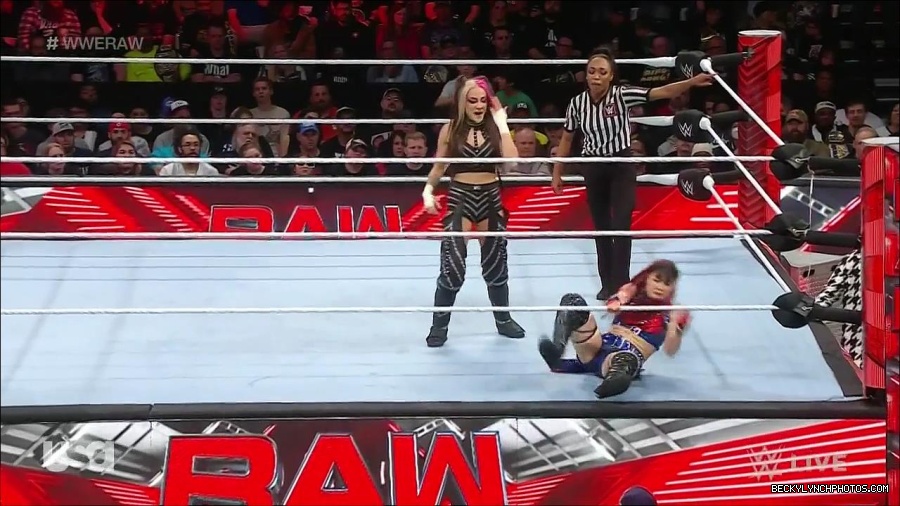 WWE_Monday_Night_Raw_2023_01_02_720p_HDTV_x264-NWCHD_mp4_005191024.jpg