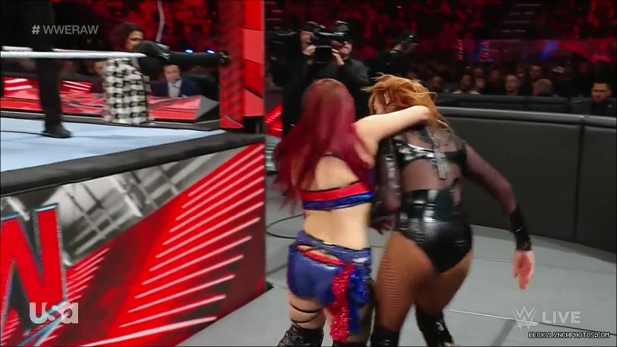 WWE_Monday_Night_Raw_2023_01_02_720p_HDTV_x264-NWCHD_mp4_005194227.jpg